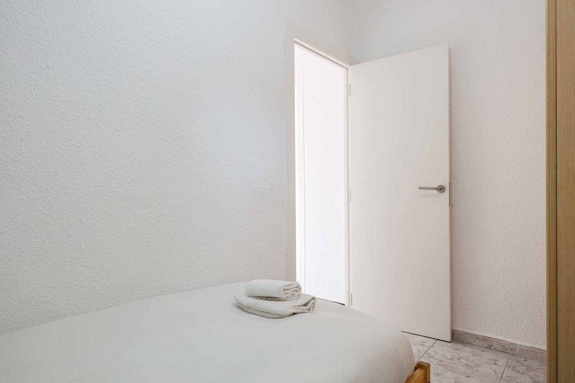 Besos - Bright Apartment Close To Congress & Port Sant Adria de Besos Eksteriør bilde