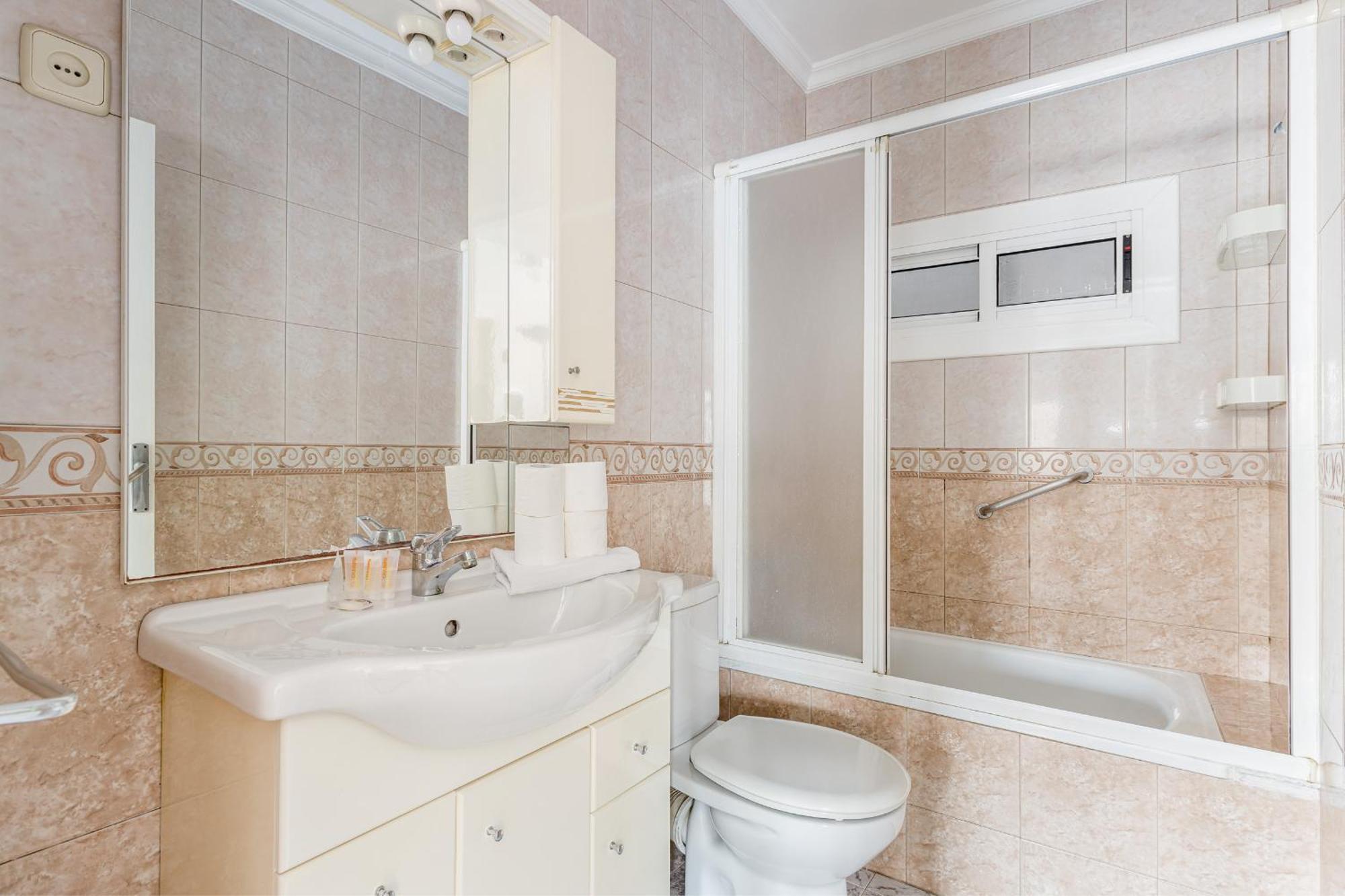 Besos - Bright Apartment Close To Congress & Port Sant Adria de Besos Eksteriør bilde